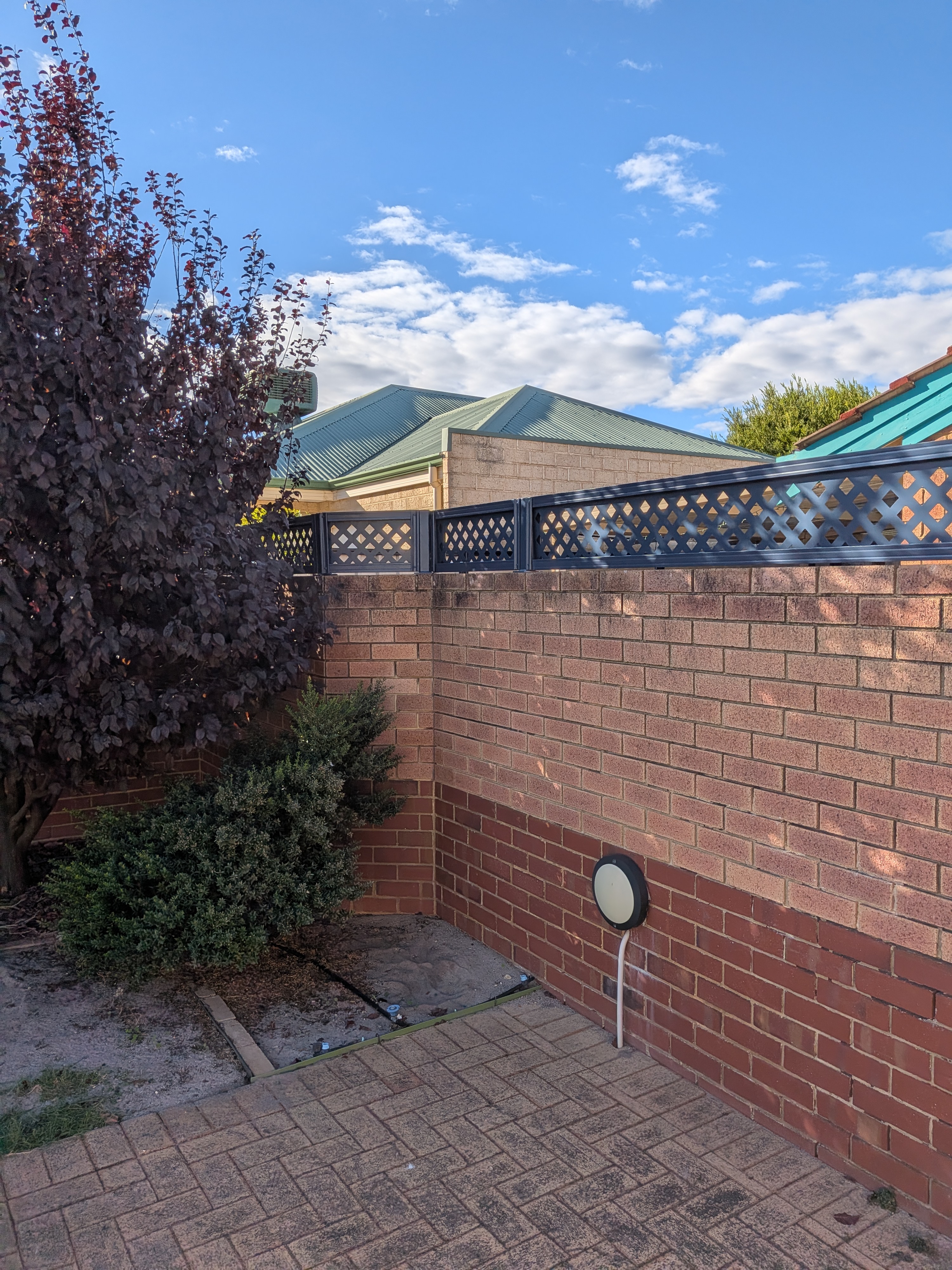 Completed Blue Ocean diamond lattice fence project